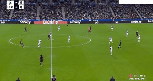 PG Play Store-莱万进球被吹拉波尔塔不满 裁委会支持判罚